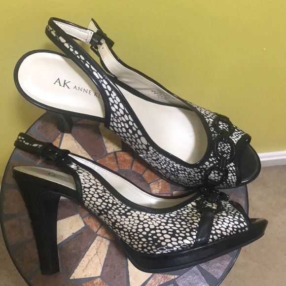 Never worn Anne Klein - Picture 2 of 3